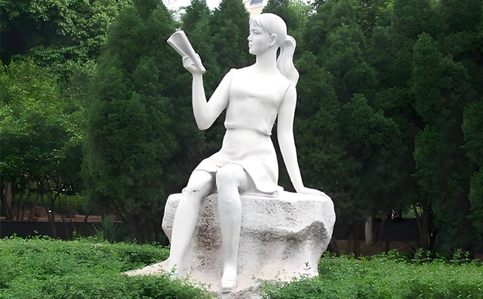 千年匠心，傳世之美——優(yōu)藝雕塑定制人物石雕藝術(shù)