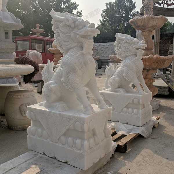 什么是傳統(tǒng)景觀中的藝術(shù)雕塑呢？