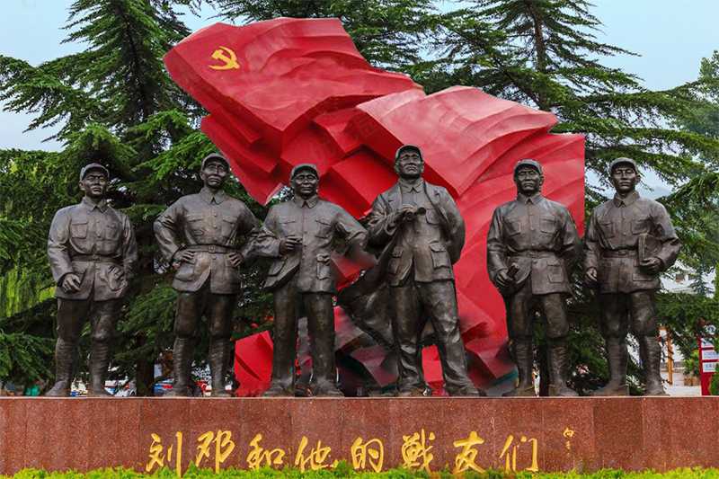 革命人物雕塑，劉鄧和他的戰(zhàn)友們雕像