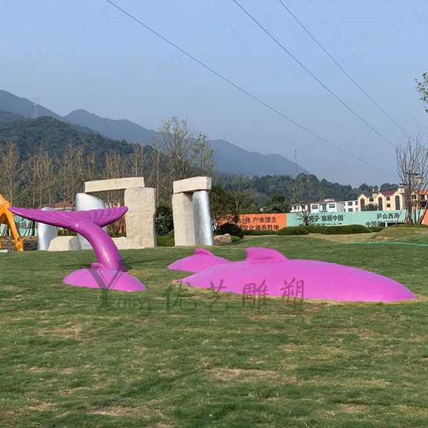 小區(qū)景觀雕塑規(guī)劃時要注意什么呢？
